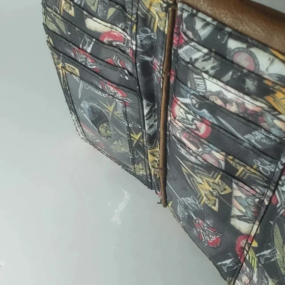 Wonder Woman Faux  Brown Leather DC Comics Womans Wallet. - Picture 6 of 9